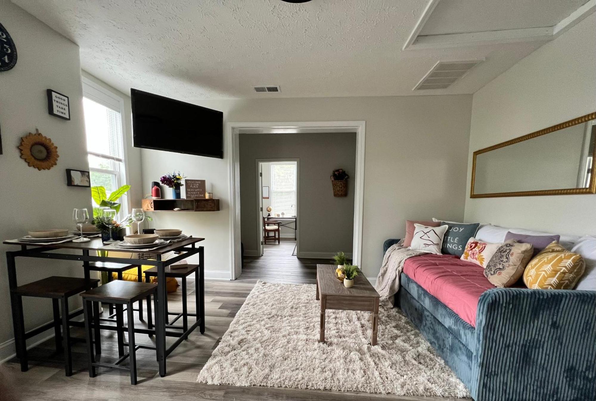 2 Lofts Downtown Louisville One Theater Room エクステリア 写真