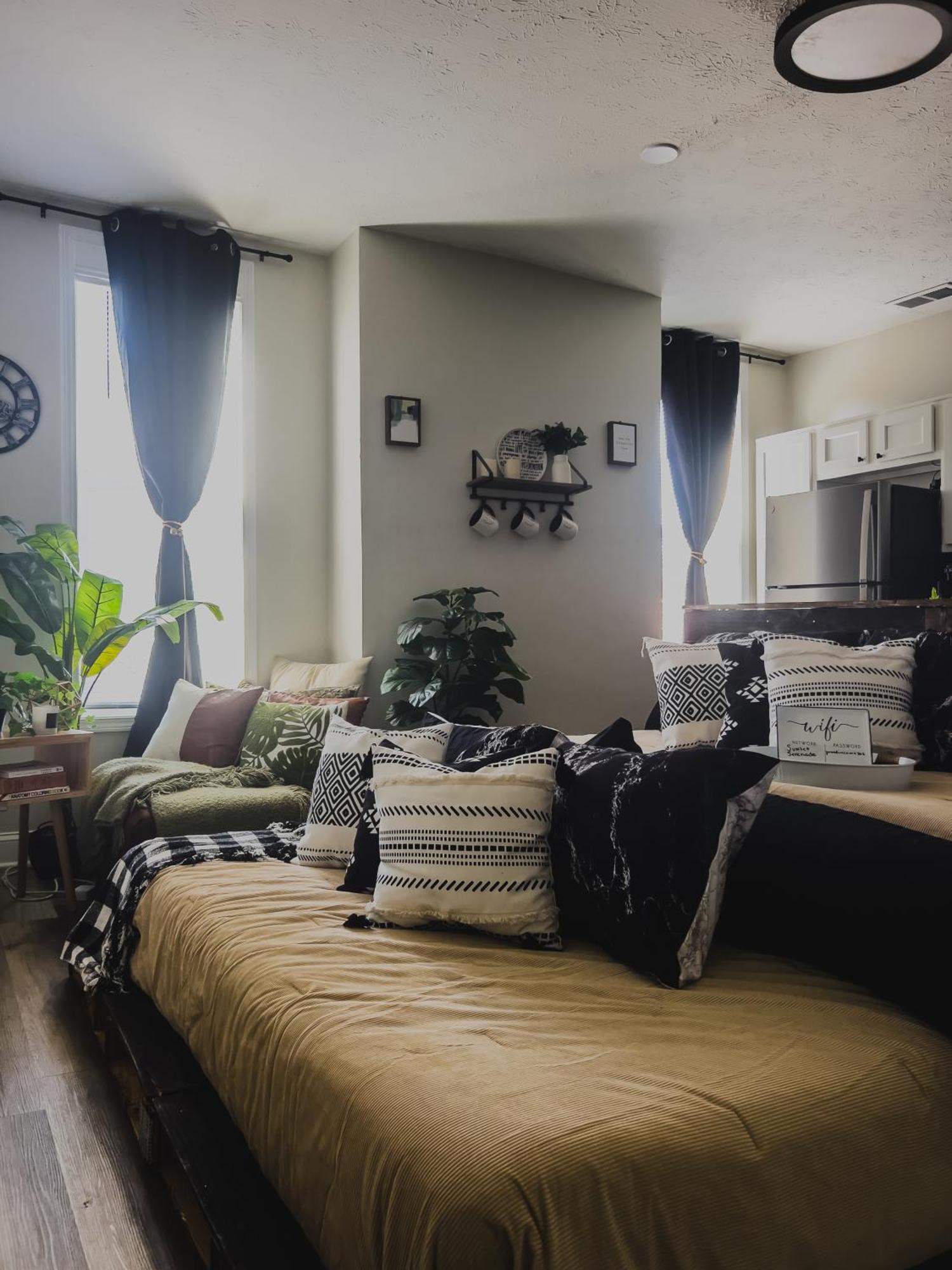 2 Lofts Downtown Louisville One Theater Room エクステリア 写真